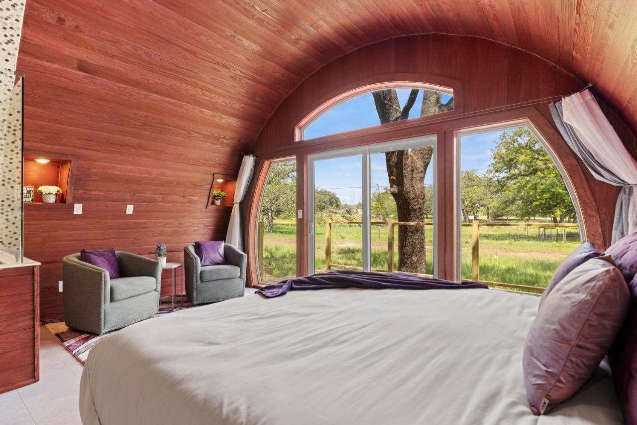 Unique Tempranillo Wine Barrel Cabin Fredericksburg Exterior foto